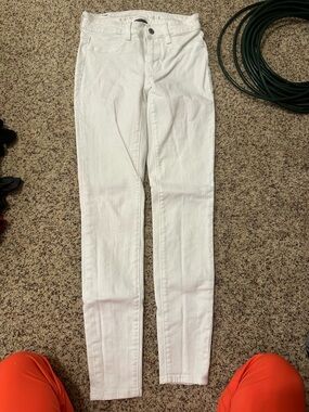 American Eagle Outfitters White High-Rise Jeans